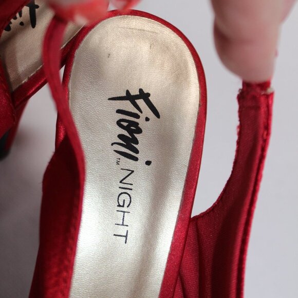 NWOT Fioni Night Red Satin Peep Toe Platform Sling Back Heels - Picture 12 of 13